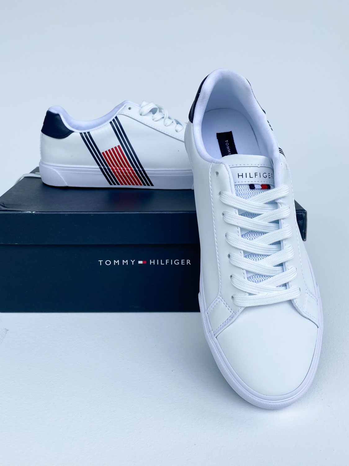 Tenis Tommy Hilfiger – UGANU. Compra en linea ropa, zapatos y más